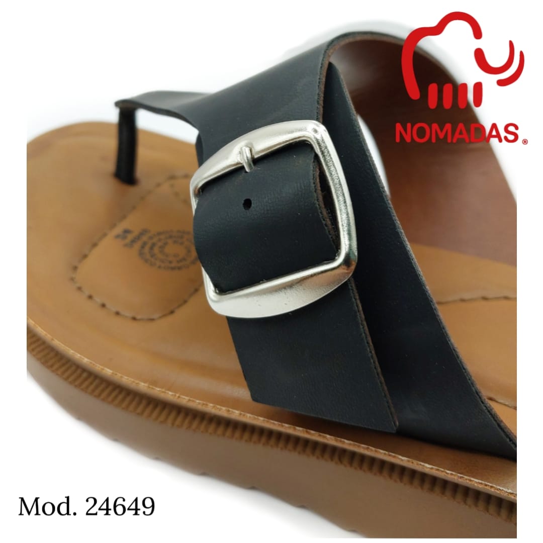 Sandalia modelo 24649 negro